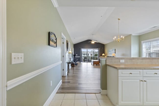 Building Photo - 4878 Dahlia Ct