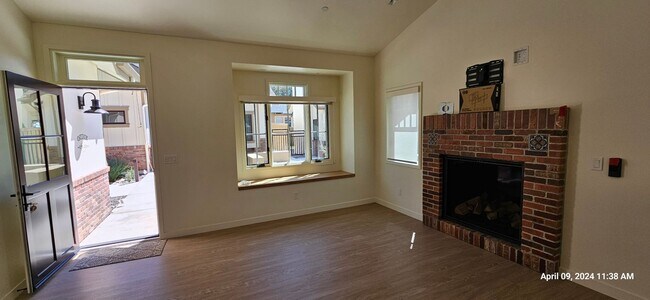 Building Photo - 520 E Clark Ave