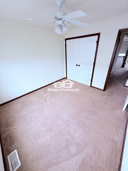 Building Photo - 9580 Madison Dr