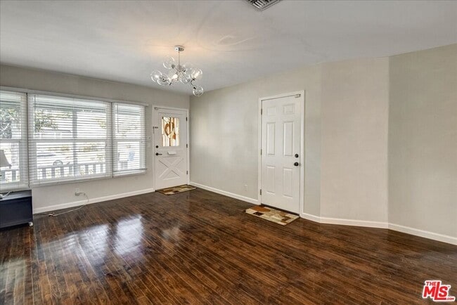Building Photo - 6200 Jamieson Ave