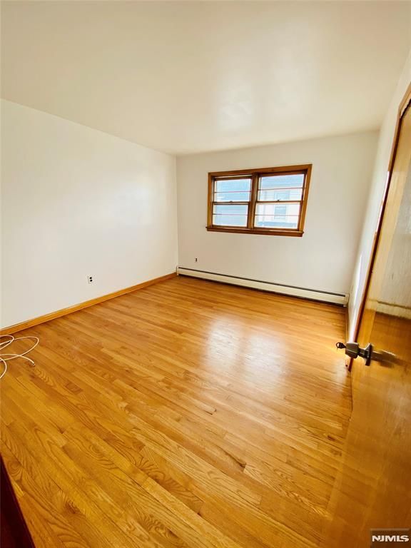 Building Photo - 331 Capitol St