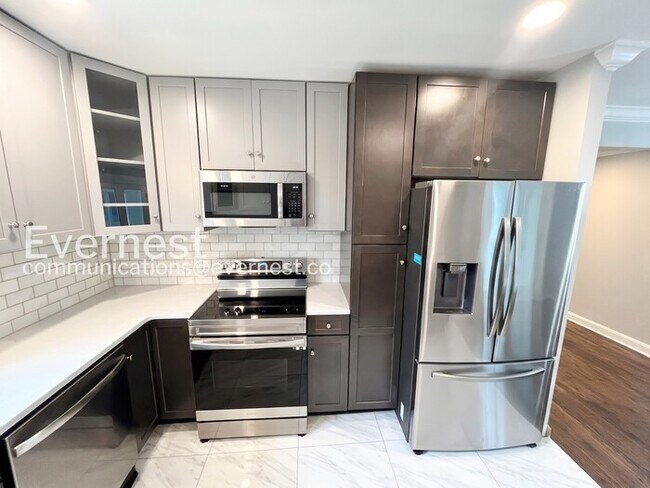 Building Photo - 109 Mayfair Rd