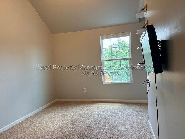 Building Photo - 3446 Ferdilah Ln