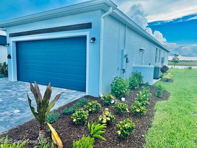 Building Photo - 8538 Rocard Ct