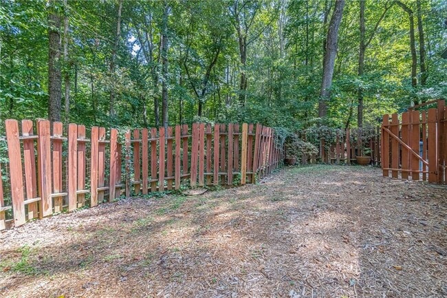 Building Photo - 1610 Branch Valley Dr