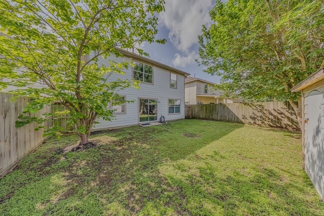 Building Photo - 7243 River Pines Dr