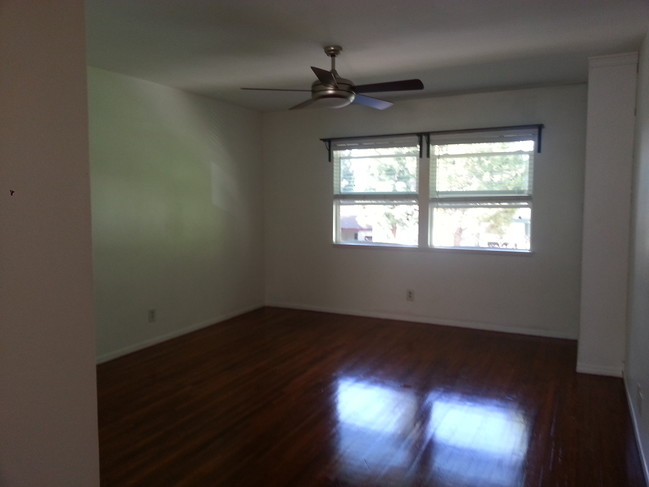 Building Photo - 5870 Bowcroft St