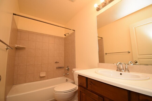 Building Photo - Modern 4 bed Home in Prime West Valley Location!!