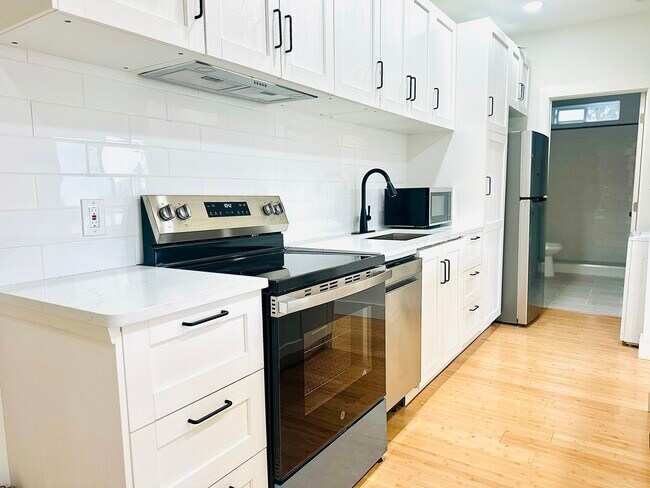 Building Photo - 1401 N 36th St