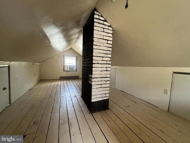 Building Photo - 813 Marye St