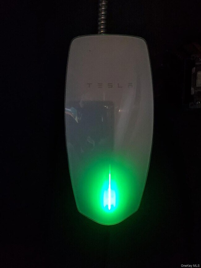 Building Photo - 32 Cherry St