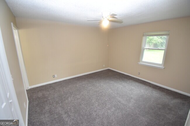 Building Photo - 116 Dogwood Cir