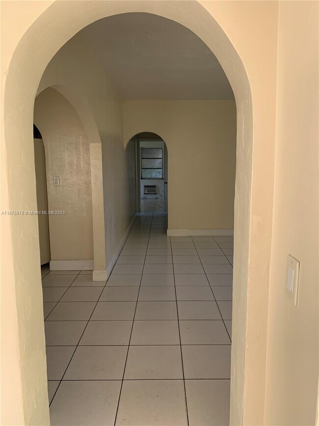 Building Photo - 1335 NE 182nd St