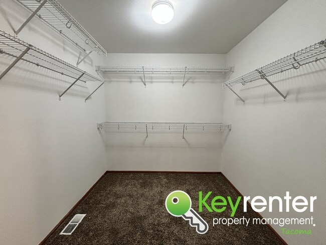 Building Photo - Spacious 5-Bedroom Home in Secluded Cul-De...