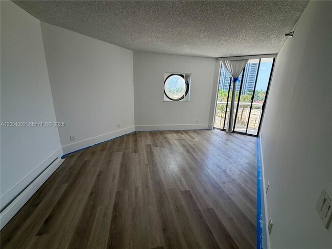 Building Photo - 3610 Yacht Club Dr