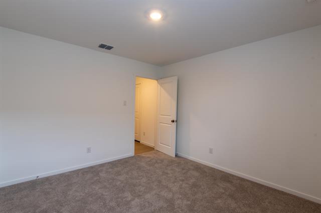 Building Photo - 1605 Parlier St