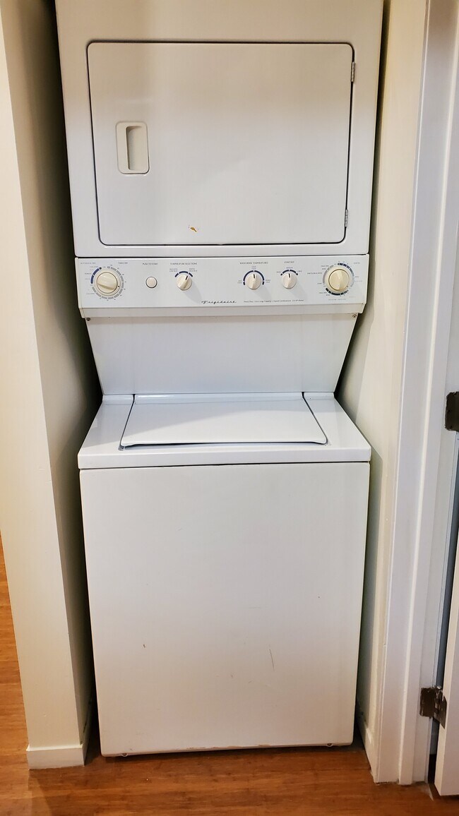 Washer / Dryer Unit - 2920 Marsh St