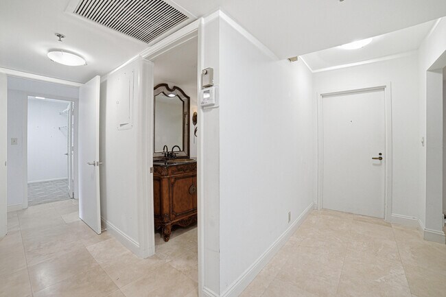 Building Photo - 4740 S Ocean Blvd