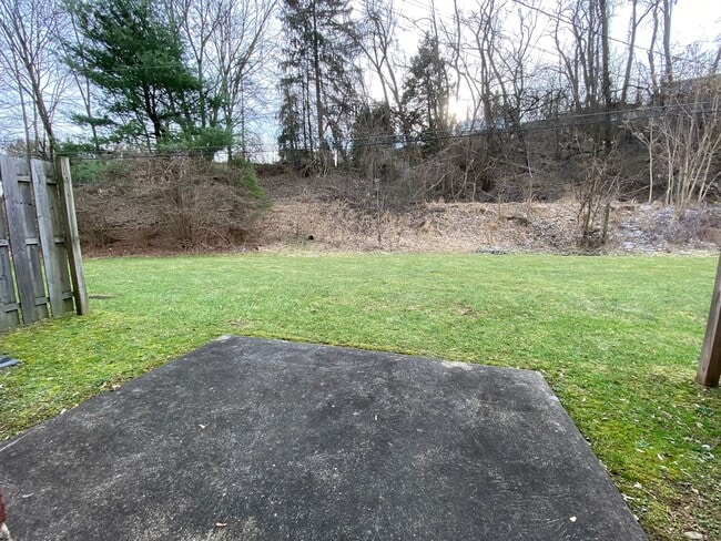 Building Photo - Fantastic Two Bedroom Townhouse in Penn Hills with Garage & Patio! Call Today!