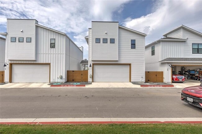 Building Photo - 7601 Cooper Ln