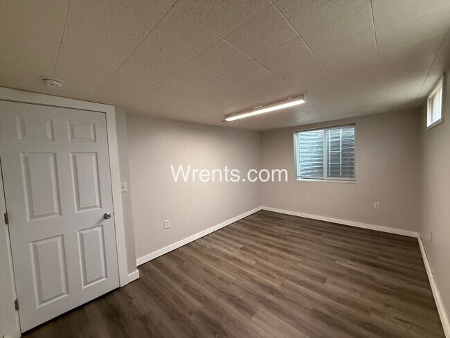 Building Photo - Now Available: Spacious 4-Bed, 2-Bath Home in Town & Country