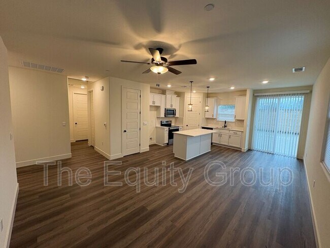 Building Photo - 2231 N Julieann St