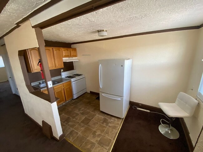 Building Photo - Charming 2-Bedroom Row Home in Sharon Hill