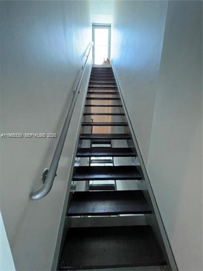 Building Photo - 2950 NE 188th St