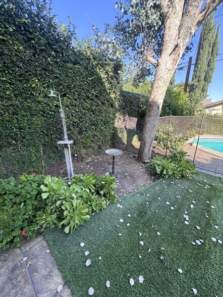 Building Photo - 406 N Fairview St