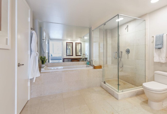 Building Photo - 485 Brickell Ave