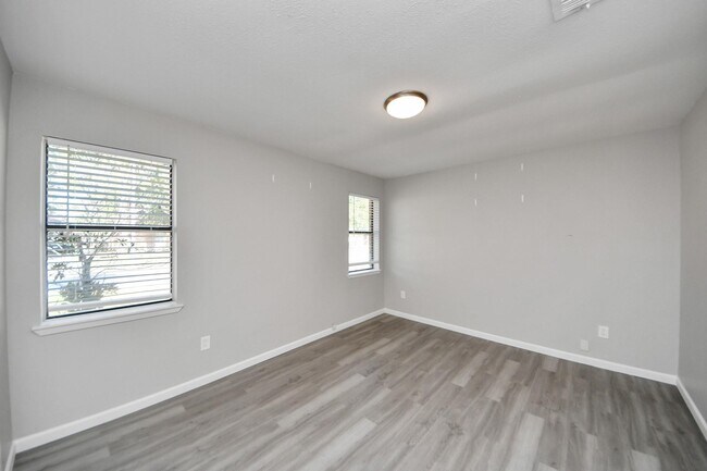 Building Photo - 7303 Foxwick Ln