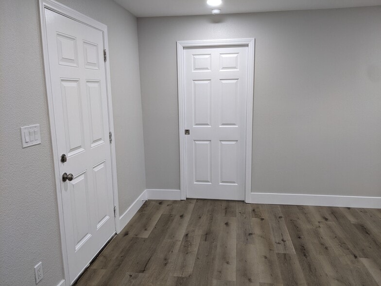 Building Photo - 3318 W 157th St