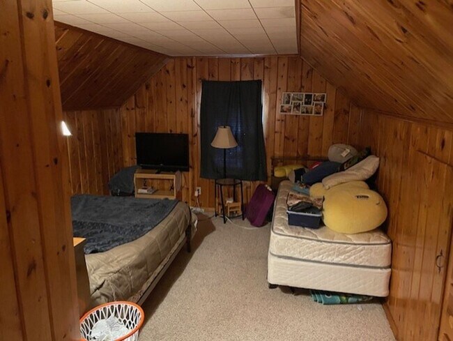 Building Photo - 2 Bedroom, 1 Bath Single Family Home with ...