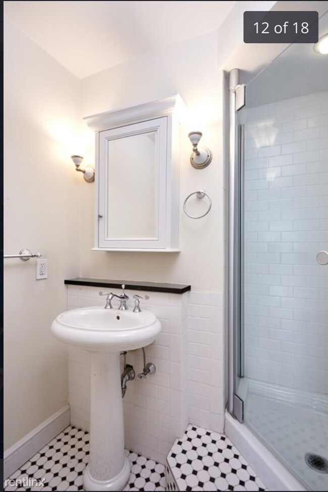 Building Photo - 2 br, 2 bath  - 85 E India Row Apt 23C