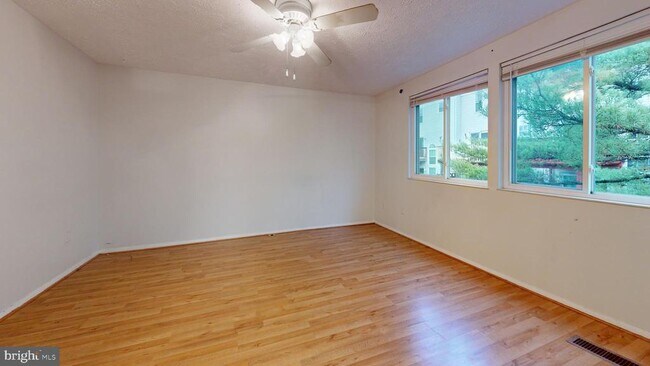 Building Photo - 7801 Fairborn Ct