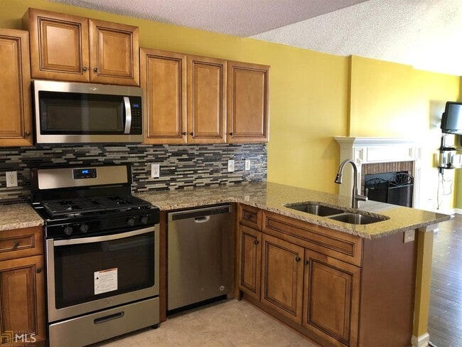 Building Photo - 5955 Graywood Cir SE