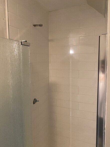 Building Photo - 134 Shelton Ave