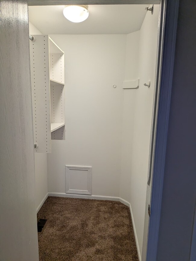 Building Photo - 5S455 Scots Dr