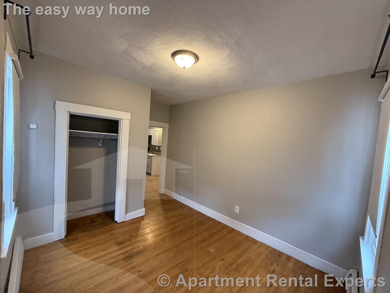 Building Photo - 150 Fifth St Unit #2