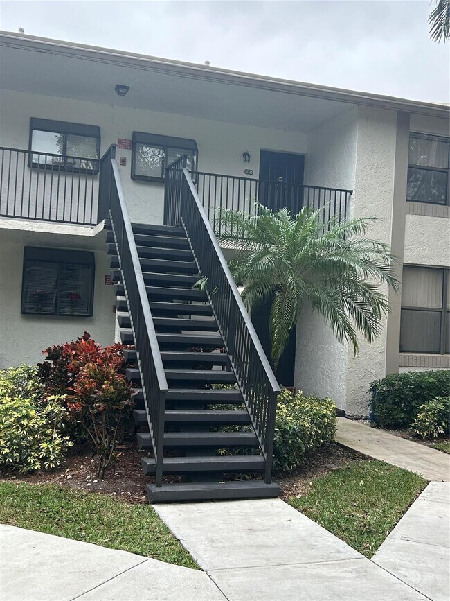 Building Photo - 1254 S Military Trail