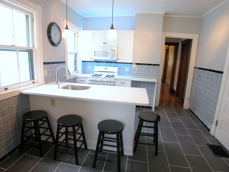 Building Photo - 449 Hamilton St