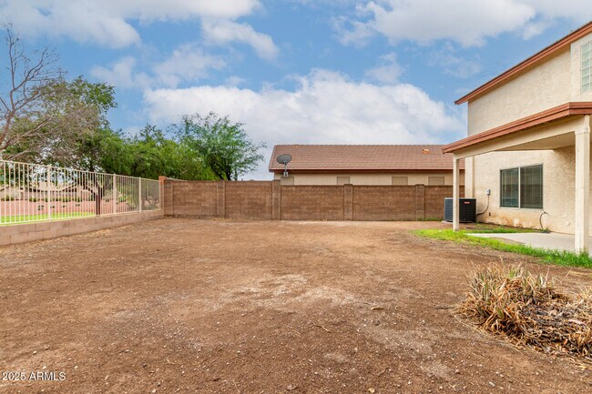 Building Photo - 8003 S 48th Dr