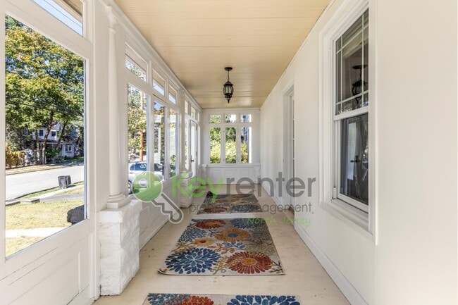 Building Photo - Beautiful 4-Bedroom Home with Fenced Yard ...