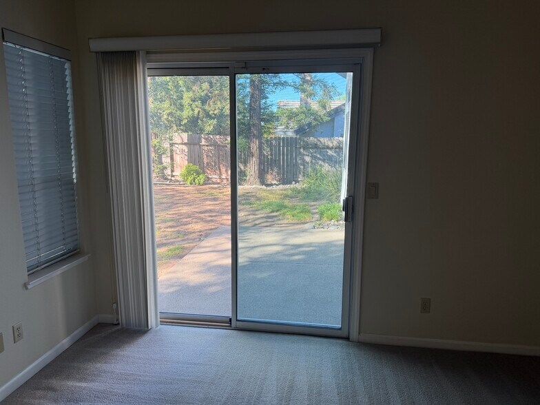 Building Photo - 4933 Charter Rd