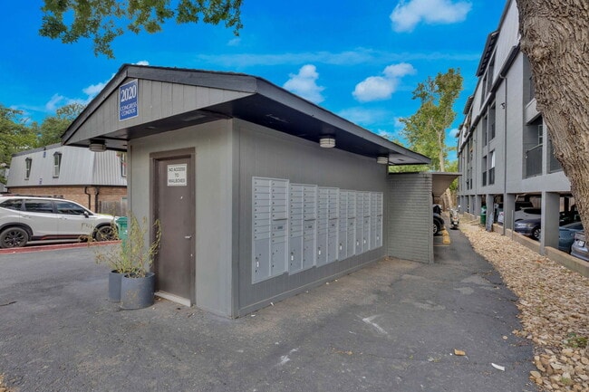 Building Photo - 2020 S Congress Ave