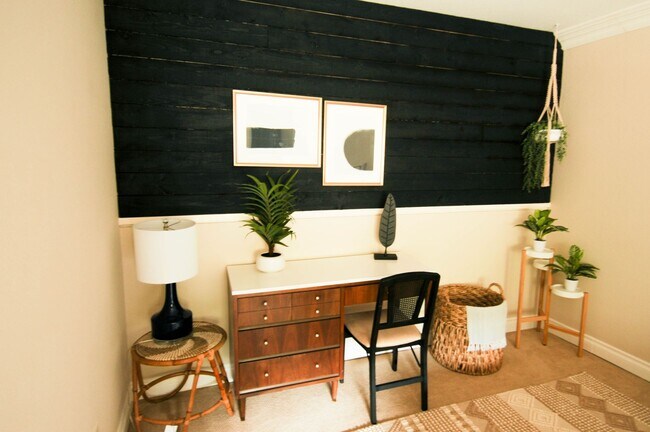 Building Photo - Furnished with Golf Course View in Laguna ...