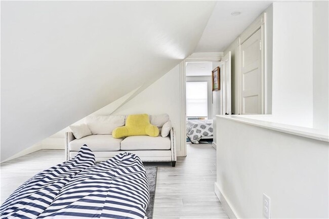 Building Photo - 12 Observatory Ave