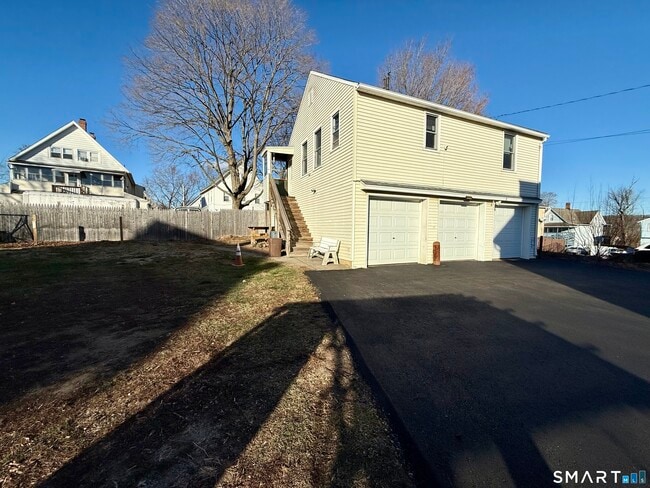 Building Photo - 30 Russell St