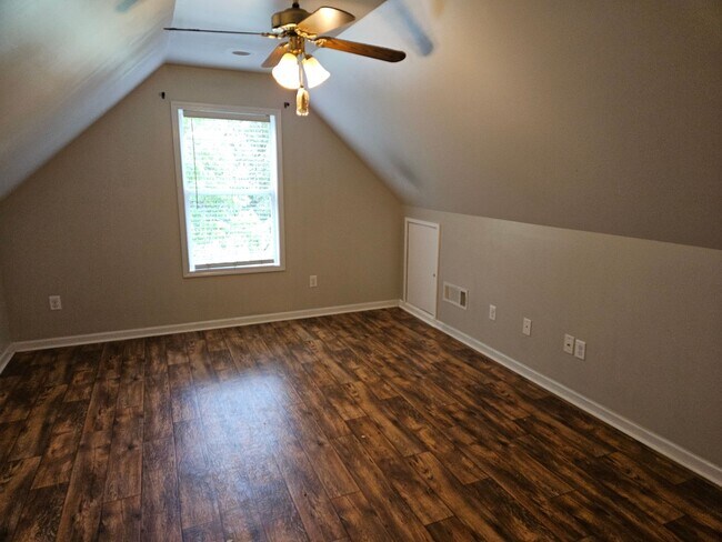 Building Photo - Spacious Hiram House on 1.37 Acres
