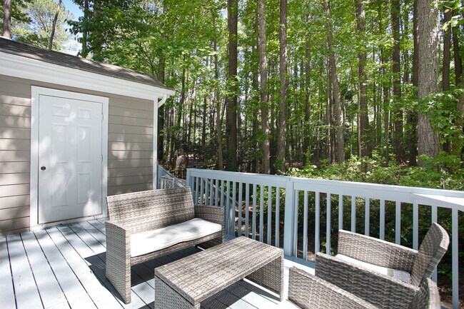 Building Photo - Contemporary 3-Bedroom 2-Bath Townhome in Chapel Hill Close to UNC and Hospital!